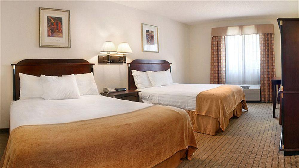 Days Inn & Suites By Wyndham Union City Buitenkant foto