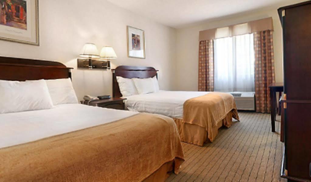 Days Inn & Suites By Wyndham Union City Buitenkant foto
