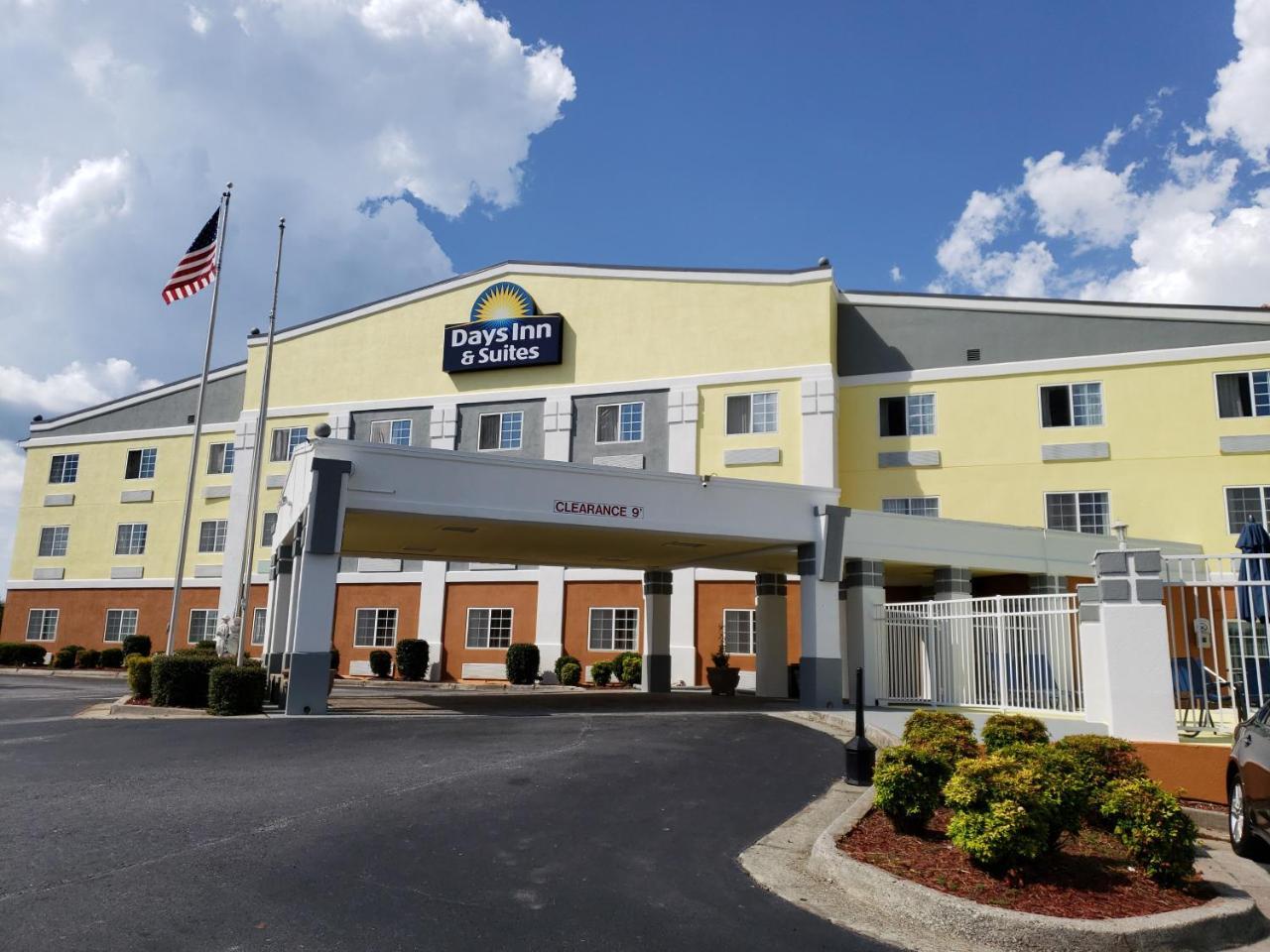 Days Inn & Suites By Wyndham Union City Buitenkant foto